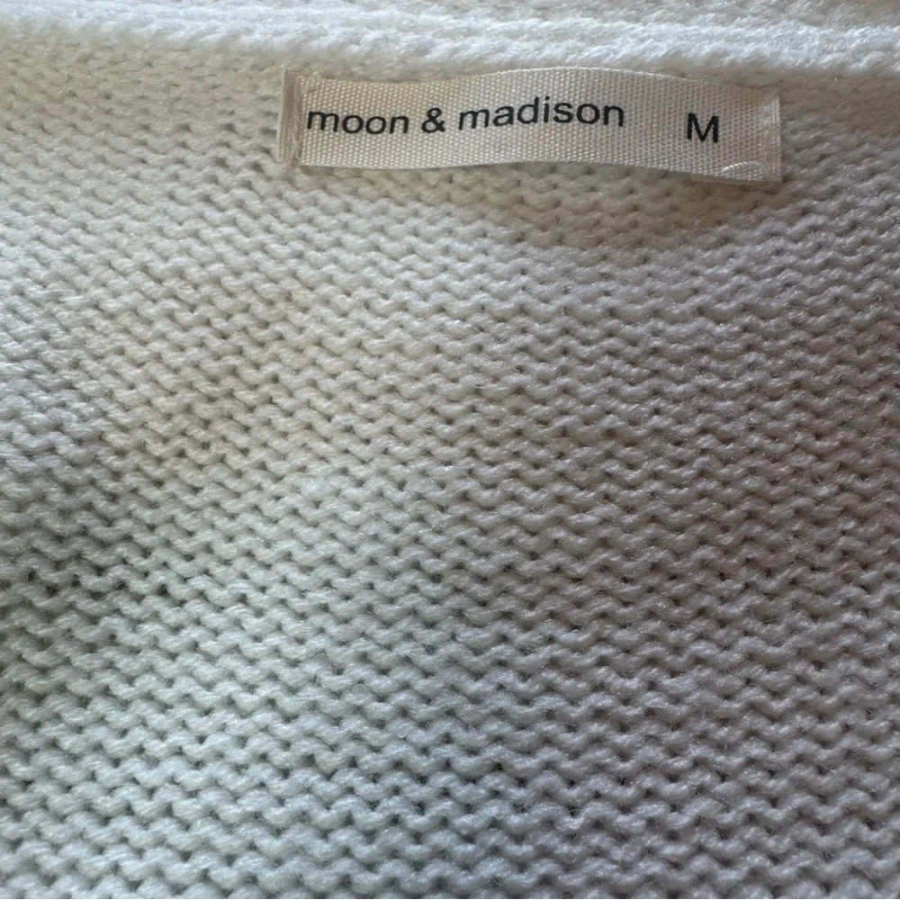 moon & madison White Open Front Medium Cardigan with Watermelon Embroidery - Picture 7 of 7